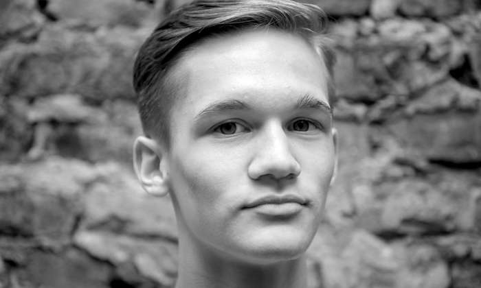 Tristan Witzel in Das letzte Aufgebot © Junges Theater Bonn
